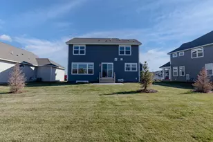 10226 Arrowwood Path, Woodbury, MN 55129 - Photo 6