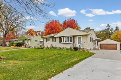 1040 3rd Street NW, New Brighton, MN 55112 - Photo 4