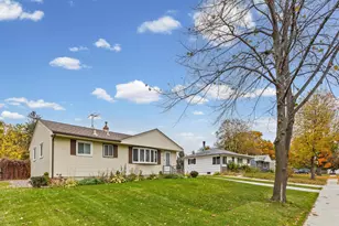 1040 3rd St NW, New Brighton, MN 55112 - Photo 2