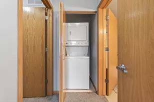 820 Emerald St, Saint Paul, MN 55114 - Photo 28