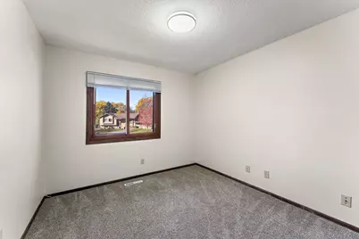 6816 Stratford Court, Woodbury, MN 55125 - Photo 14