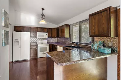 6816 Stratford Court, Woodbury, MN 55125 - Photo 10