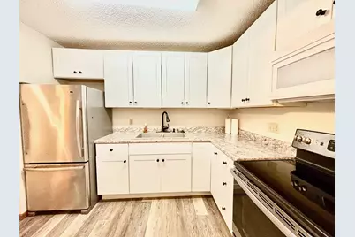 1415 Lake Street #122, Alexandria, MN 56308 - Photo 2