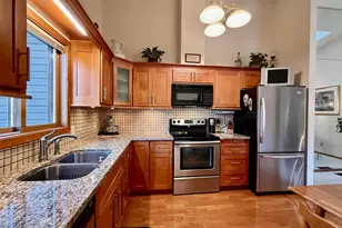 7062 W 113th St, Bloomington, MN 55438 - Photo 8