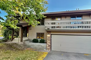 7062 W 113th St, Bloomington, MN 55438 - Photo 2