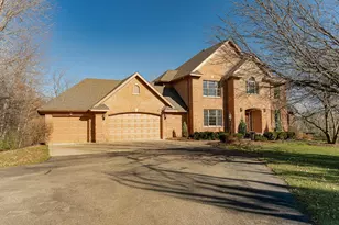 75 River Bluff Pl NW, Rochester, MN 55901 - Photo 2