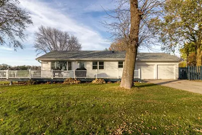 918 Lincoln Avenue, Gaylord, MN 55334 - Photo 1
