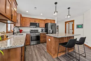 2866 Coventry Cir, River Falls, WI 54022 - Photo 12