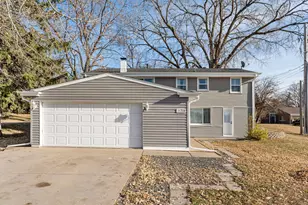 2130 Douglas Dr N, Golden Valley, MN 55422 - Photo 4