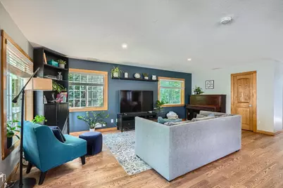 8 Queen Avenue S, Minneapolis, MN 55405 - Photo 2