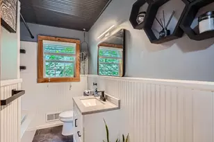 8 Queen Ave S, Minneapolis, MN 55405 - Photo 16