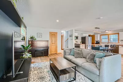 8 Queen Avenue S, Minneapolis, MN 55405 - Photo 4