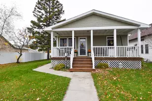 1009 Knight Ave N, Thief River Falls, MN 56701 - Photo 1