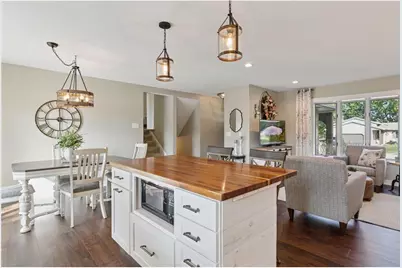 2404 Helena Avenue N, Oakdale, MN 55128 - Photo 16