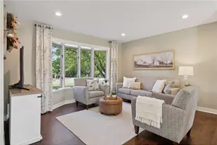 2404 Helena Ave N, Oakdale, MN 55128 - Photo 6