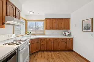 1922 Malvern St, Lauderdale, MN 55113 - Photo 8