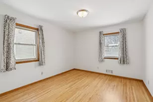 1922 Malvern St, Lauderdale, MN 55113 - Photo 10