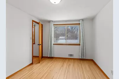 1922 Malvern Street, Lauderdale, MN 55113 - Photo 18