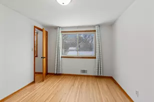 1922 Malvern St, Lauderdale, MN 55113 - Photo 18