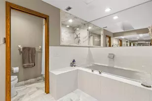 1110 Hollybrook Dr, Wayzata, MN 55391 - Photo 26