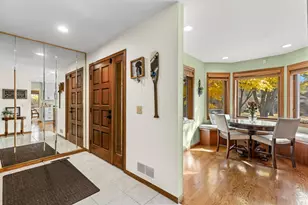 1110 Hollybrook Dr, Wayzata, MN 55391 - Photo 8