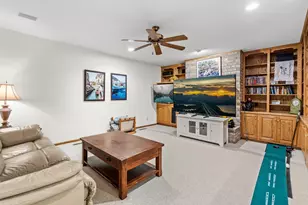 1110 Hollybrook Dr, Wayzata, MN 55391 - Photo 32