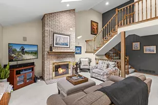 1110 Hollybrook Dr, Wayzata, MN 55391 - Photo 10