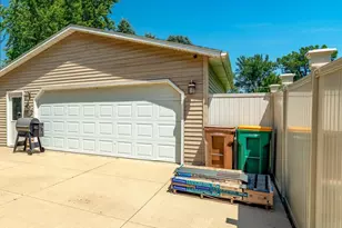 136 1st Ave, Alden, MN 56009 - Photo 40