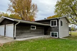 1135 20th St, Windom, MN 56101 - Photo 2