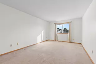 700 Kingfisher Ln, Woodbury, MN 55125 - Photo 24