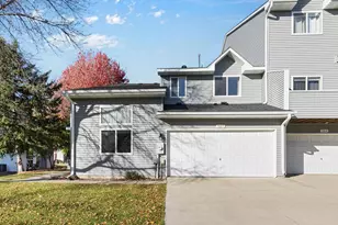 700 Kingfisher Ln, Woodbury, MN 55125 - Photo 28