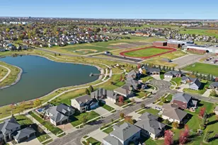 2141 38th St S, Moorhead, MN 56560 - Photo 8