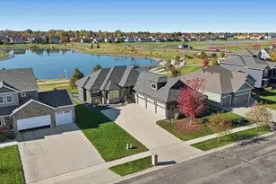 2141 38th St S, Moorhead, MN 56560 - Photo 2