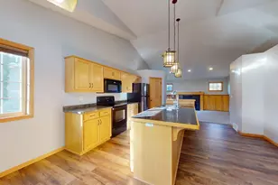 1228 Kenneth St, Detroit Lakes, MN 56501 - Photo 8