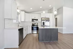 3767 Chinook Dr S, Fargo, ND 58104 - Photo 8