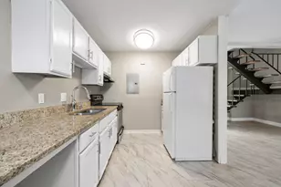 1531 American Blvd E, Bloomington, MN 55425 - Photo 4