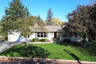 1105 Southfork Dr, River Falls, WI 54022 - Photo 1