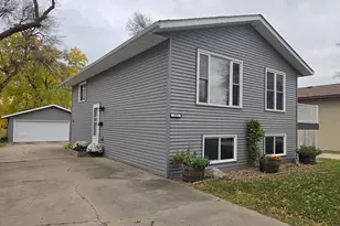 215 Manila Street NE, Willmar, MN 56201 - Photo 1