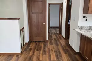 215 Manila Street NE, Willmar, MN 56201 - Photo 8