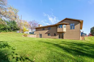 840 SW Riverwood Pl, Owatonna, MN 55060 - Photo 2