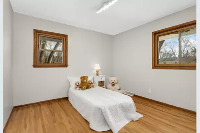 5124 Heritage Hills Drive, Bloomington, MN 55437 - Photo 18