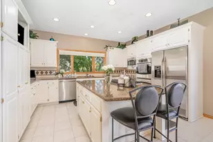 9031 Highview Ln, Woodbury, MN 55125 - Photo 16