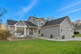 1136 County Rd C2 W, Roseville, MN 55113 - Photo 2