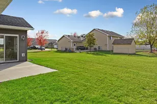 873 Escalade Ln SE, Owatonna, MN 55060 - Photo 10