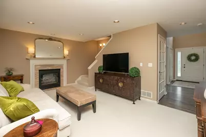 810 Foxcroft Circle SW, Rochester, MN 55902 - Photo 6