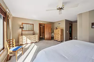 525 Sycamore Ln N, Plymouth, MN 55441 - Photo 24