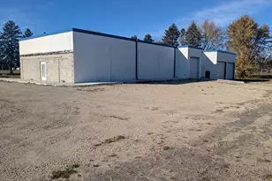 704 18th Ave NW, Austin, MN 55912 - Photo 1