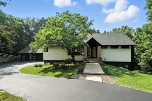 16515 Hilltop Terrace, Minnetonka, MN 55345 - Photo 4