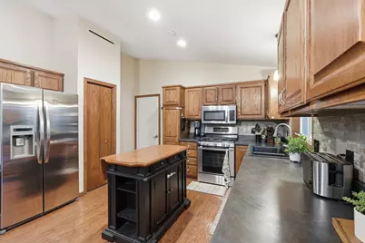 7910 Banks Path, Inver Grove Heights, MN 55077 - Photo 6