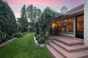 2554 W Lake of the Isles Pkwy, Minneapolis, MN 55405 - Photo 40